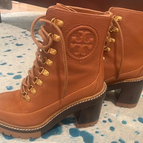Tory Burch Miller Lug-Sole Heeled Ankle Bootie US6 - Picture 3 of 6